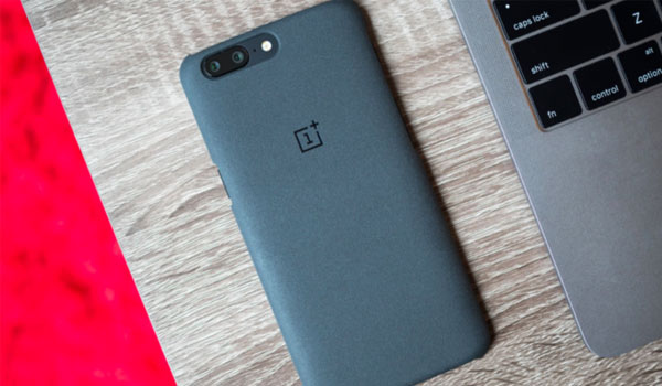 তথ্য চুরি