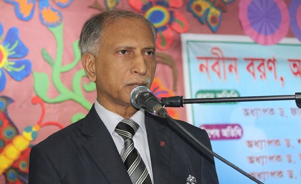 আরেফিন সিদ্দিক বক্তৃতা দিচ্ছেন, সম্প্রচার মাধ্যমের গুরুত্ব নিয়ে আলোচনা. Channel i News - চ্যানেল আই নিউজ