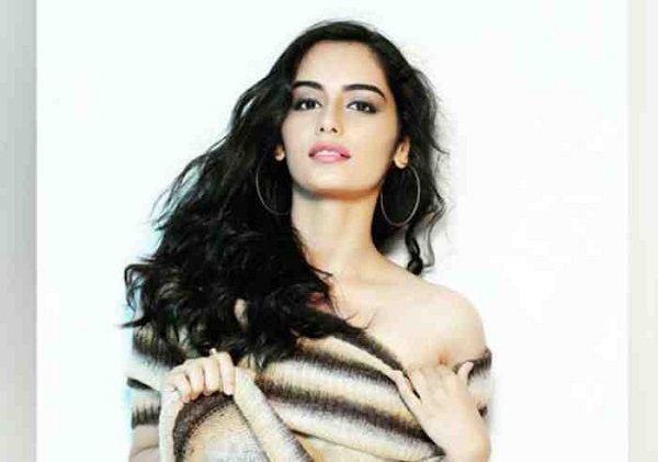 যেভাবে বদলে গেলো মানুশি চিল্লারের জীবনের চিত্রনাট্য