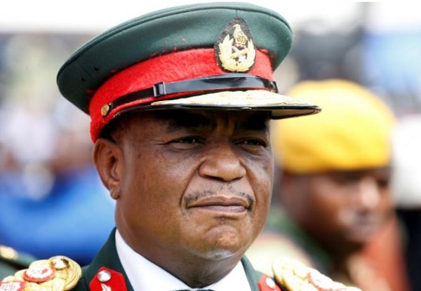 জিম্বাবুয়ের নতুন প্রেসিডেন্ট হিসেবে শপথ নিলেন এমারসন নাঙ্গাগওয়া