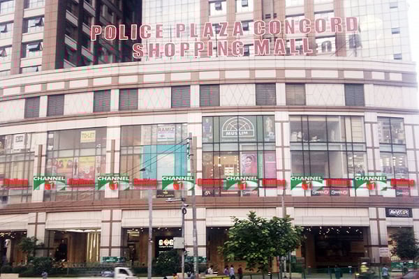 পুলিশ প্লাজা শপিং মল। ছবি: আহসান কামরুল