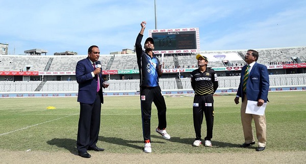 মাশরাফী টসটা যত উঁচুতে ছুঁড়লেন, দলের সংগ্রহটা তত উঁচুতে গেল না