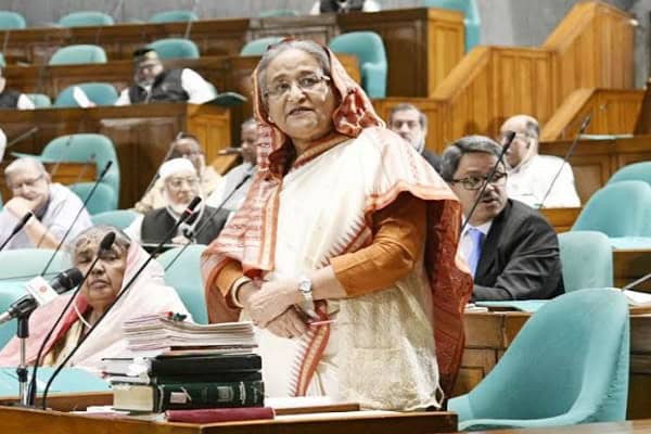 প্রধানমন্ত্রী সংসদে বক্তৃতা দিচ্ছেন, কূটনৈতিক সাফল্যে রোহিঙ্গা ইস্যুতে আলোচনা. Channel i News - চ্যানেল আই নিউজ