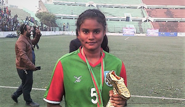 শাহজাদপুরের ফুটবলকন্যা আঁখি