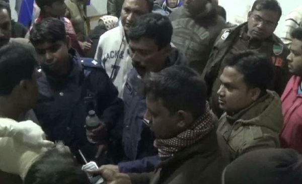 কুপিয়ে জখম