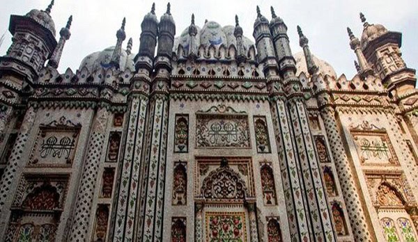 চিনিটুকরা মসজিদের সুন্দর ও নান্দনিক স্থাপত্যশৈলী, ঘিঞ্জি গলির মাঝে অবস্থিত. Channel i News - চ্যানেল আই নিউজ