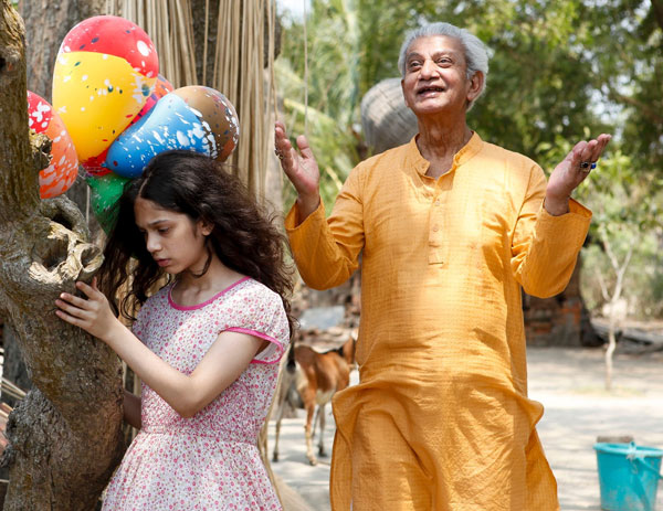 ইমপ্রেস টেলিফিল্ম প্রযোজিত ‘শঙ্খচিল’ ছবির একটি দৃশ্যে প্রবীর মিত্র