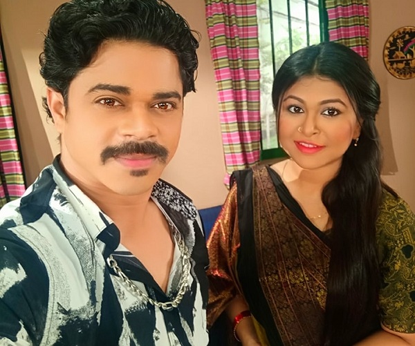 মধ্যবর্তিনী