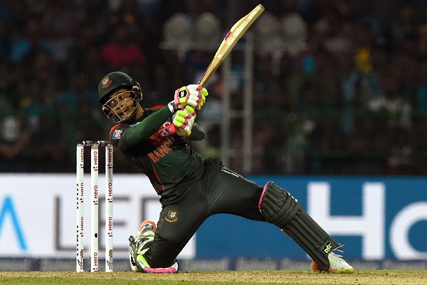 বুক চিতিয়ে লড়লেন কেবল মুশফিক