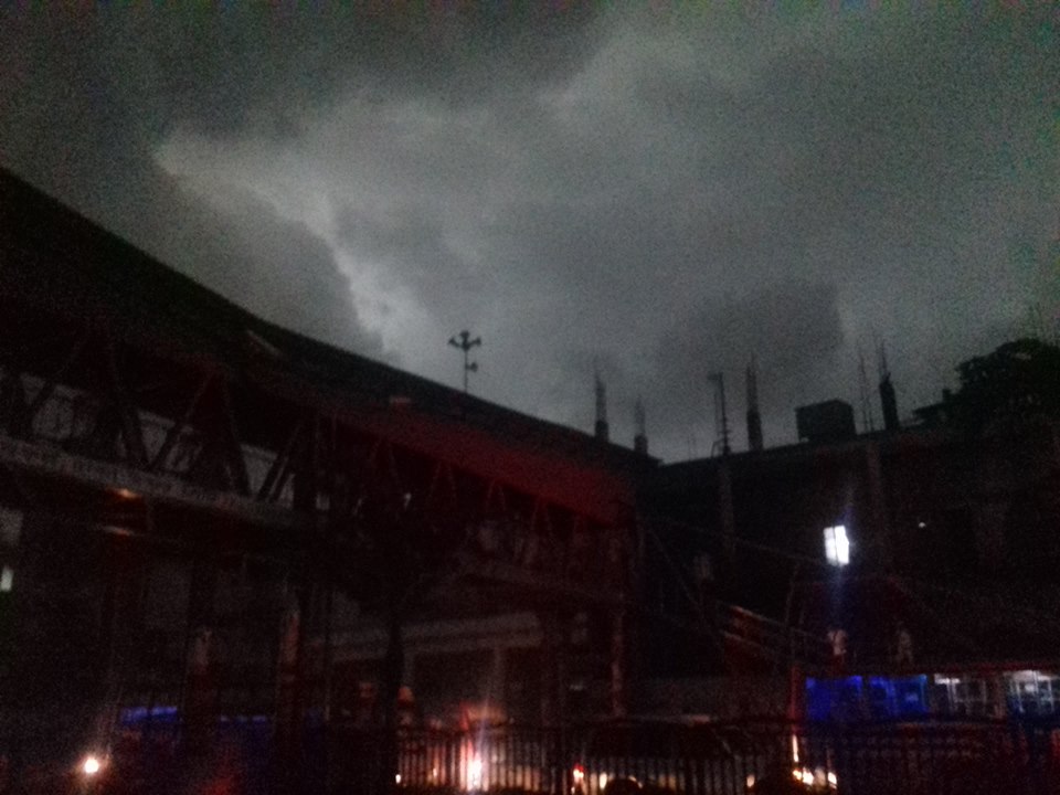 কালবৈশাখী-ঝড়-বৃষ্টি-মেঘলা আকাশ