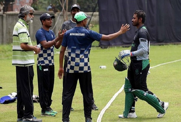 গত বছর এপ্রিল-মে’তে হওয়া ঢাকা লিগে গরম বেশ ভুগিয়েছিল ক্রিকেটারদের।