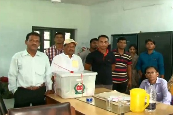 নির্বাচন