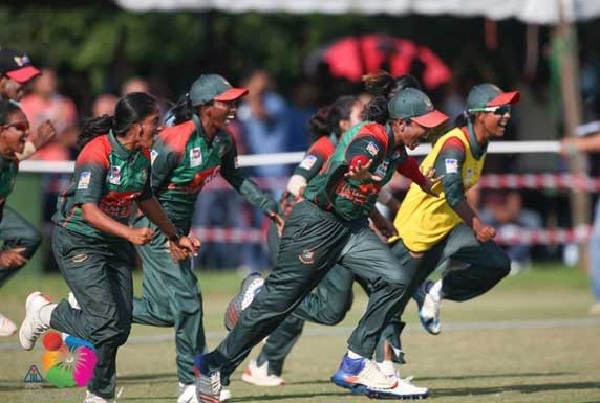 নারী ক্রিকেট দল