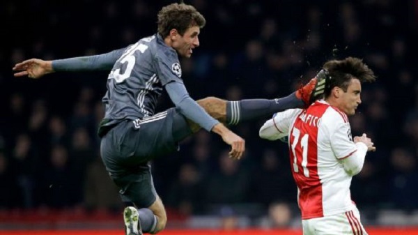 এমন কিক মেরেই নিষেধাজ্ঞায় পড়েছেন মুলার