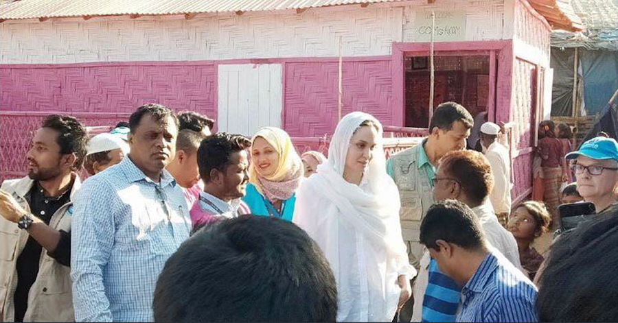 অ্যাঞ্জেলিনা জোলি-জোলির টুইটার