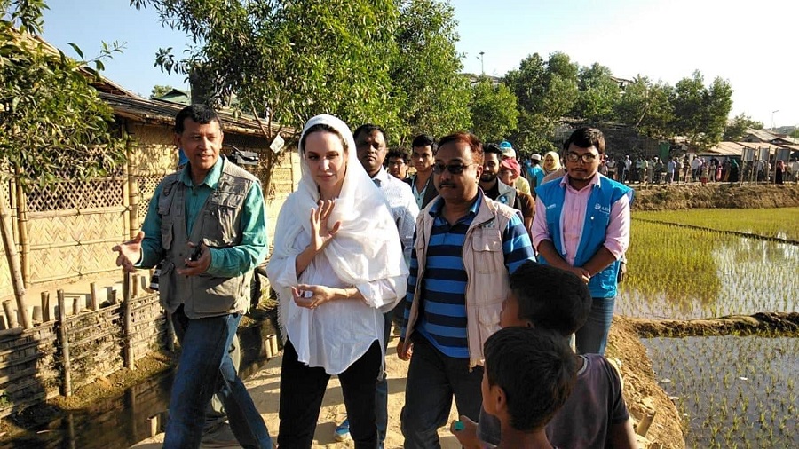 অ্যাঞ্জেলিনা জোলি-জোলির টুইটার