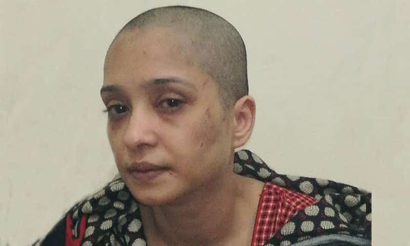 পাকিস্তান-স্ত্রীকে পেটালেন স্বামী