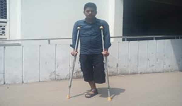 রাসেল সরকার-বাস চাপা