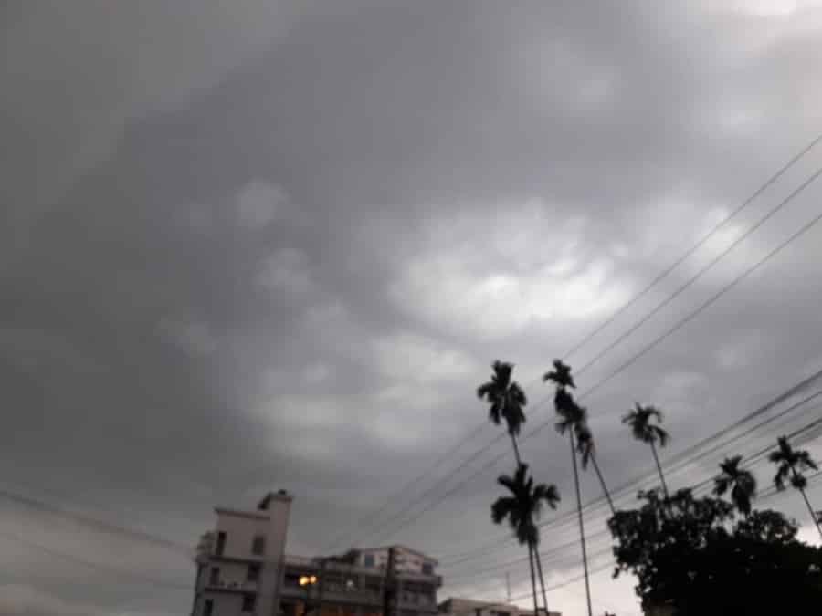 সুনামগঞ্জ-কালো মেঘ-হাওর-হাওরে আতংক