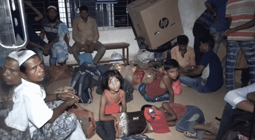 মালয়েশিয়ায় পাচারের পথে রোহিঙ্গা আটক