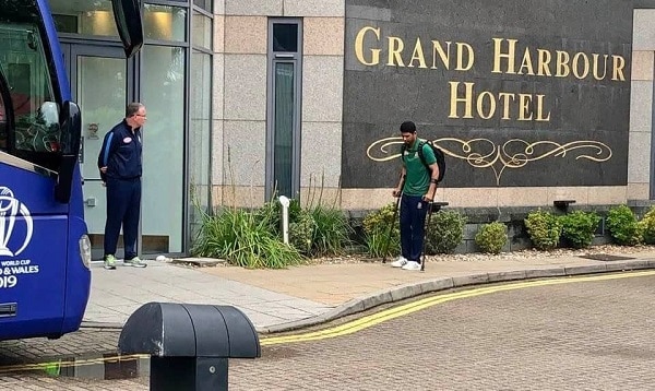 লেগ মাসলে টান, তাই কয়েকদিন স্ক্র্যাচে ভর দিতে হচ্ছে