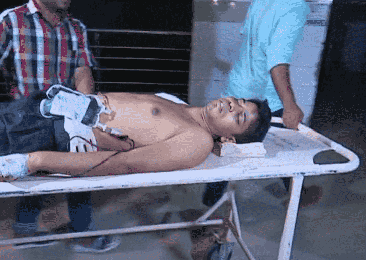 রাজশাহী-বাসের চাপে হাত বিচ্ছিন্ন