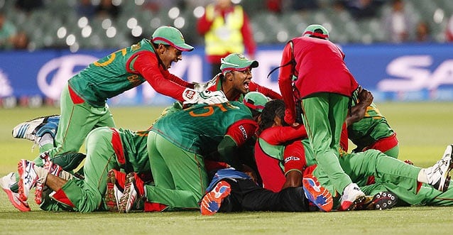 ইংল্যান্ডকে হারিয়ে কোয়ার্টারে ওঠার আনন্দ (২০১৫)