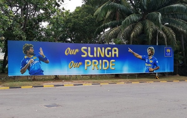 মালিঙ্গাকে বিদায় জানানোর প্রস্তুতি চলছে কলম্বোতে। ভক্তদের ভালোবাসা প্রকাশ পাচ্ছে ব্যানারে