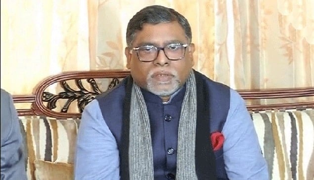 দেশে ফিরেছেন স্বাস্থ্যমন্ত্রী