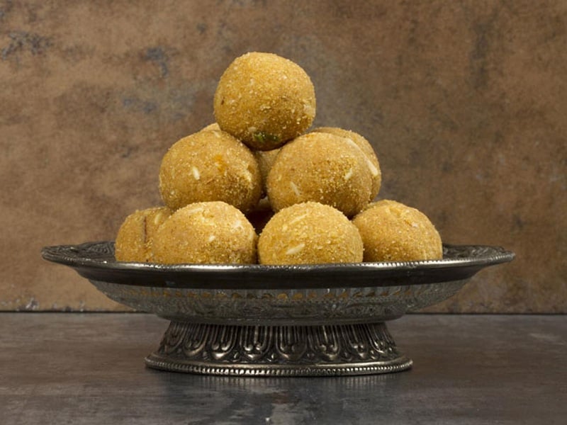 শুধু লাড্ডুই খাওয়ান স্ত্রী, তালাক চাইলেন অতিষ্ঠ স্বামী