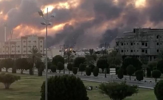 সৌদি আরব-তেল উত্তোলনকারী কারখানায় আগুন-ড্রোন হামলা