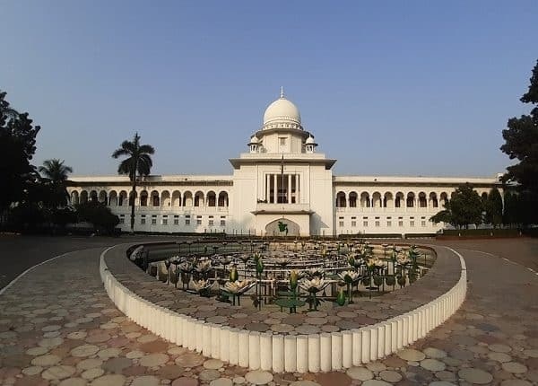 কারা চিকিৎসক