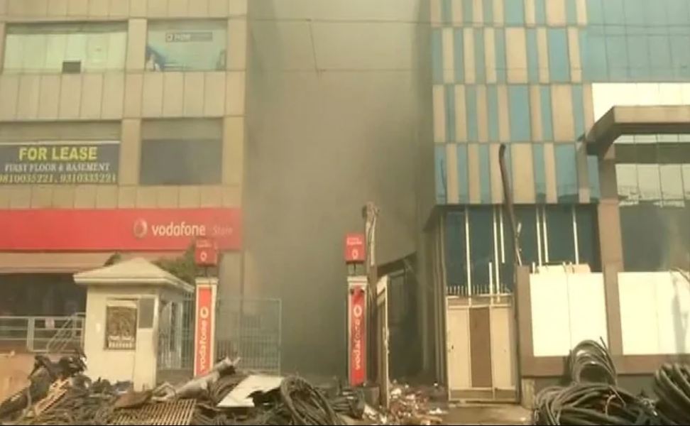 দিল্লি-ব্যাটারি কারখানায় আগুন-বিস্ফোরণ