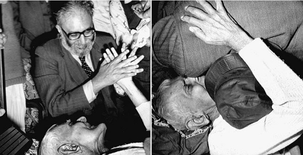 কলেজ শিক্ষক অনিলেন্দ্রনাথ গঙ্গোপাধ্যায়ের হাতে হাত এবং বুকে মাথা রেখে প্রফেসর আব্দুস সালাম