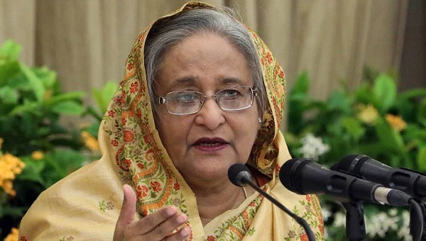 প্রধানমন্ত্রী মহামারীতে ক্ষতিগ্রস্তদের নগদ সহায়তা প্রদান করছেন. Channel i News - চ্যানেল আই নিউজ