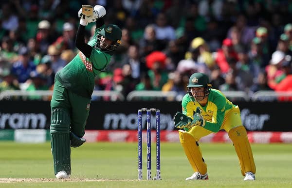 বাংলাদেশ ও অস্ট্রেলিয়া দলের ক্রিকেটাররা মাঠে খেলছেন. Channel i News - চ্যানেল আই নিউজ