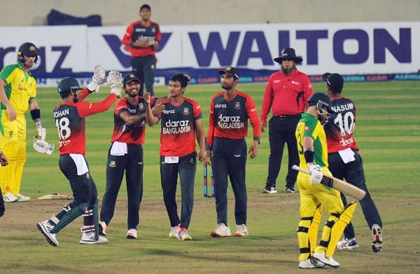 বাংলাদেশ ক্রিকেট দলের জয় উদযাপন, খেলোয়াড়রা উল্লাসে মেতে উঠেছে. Channel i News - চ্যানেল আই নিউজ