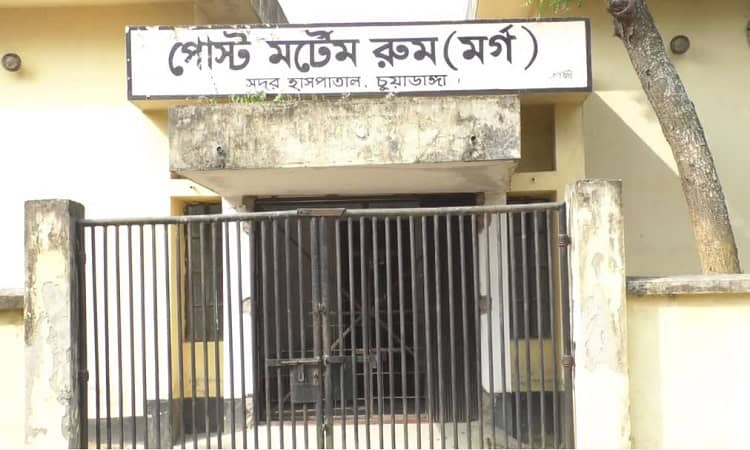 সৌম্য মডেল স্কুলের প্রধান গেটের লক ও গেটের ছবি. Channel i News - চ্যানেল আই নিউজ