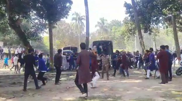 ভাসানীর মাজারে হামলার সময় ভিড় ও নিরাপত্তা ব্যবস্থা. Channel i News - চ্যানেল আই নিউজ