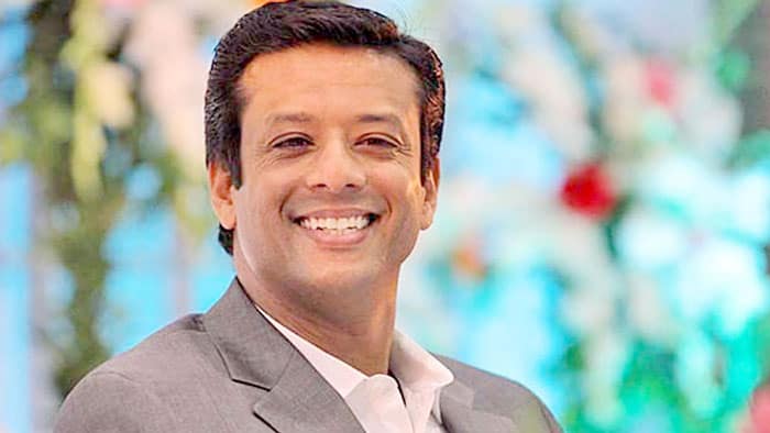 সজীব ওয়াজেদ জয় হাসিমুখে অ্যাসোসিও লিডারশিপ অ্যাওয়ার্ড গ্রহণ করছেন. Channel i News - চ্যানেল আই নিউজ