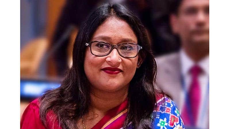 সায়মা ওয়াজেদ হাস্যোজ্জ্বল মুখে জন্মদিন উদযাপন করছেন. Channel i News - চ্যানেল আই নিউজ