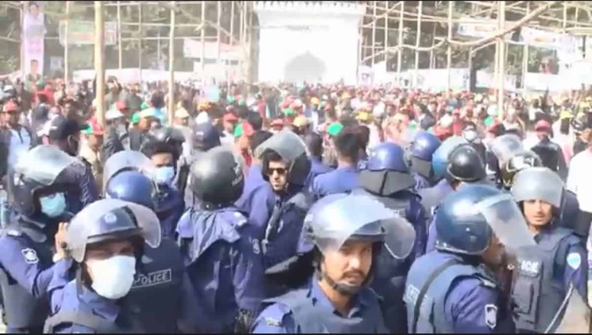 বিএনপির সমাবেশে পুলিশি নিরাপত্তা ও জনতার উপস্থিতি. Channel i News - চ্যানেল আই নিউজ