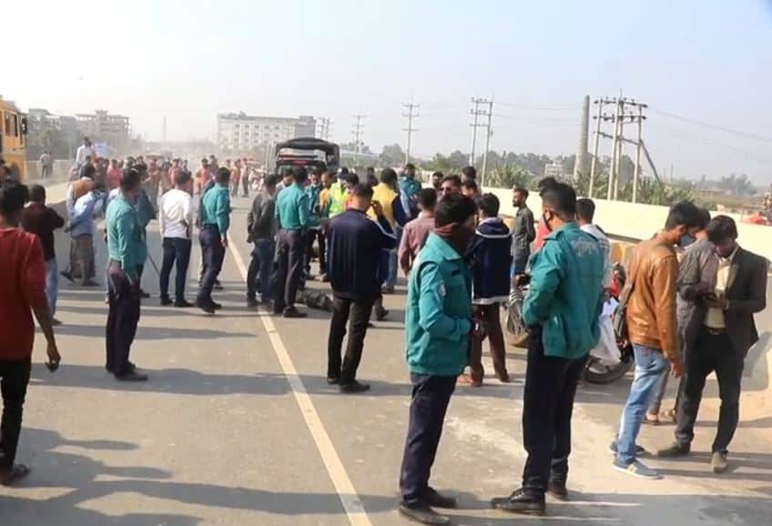 গাজীপুরে সড়ক দুর্ঘটনায় নিহত ২, আহত ও প্রত্যক্ষদর্শীরা. Channel i News - চ্যানেল আই নিউজ