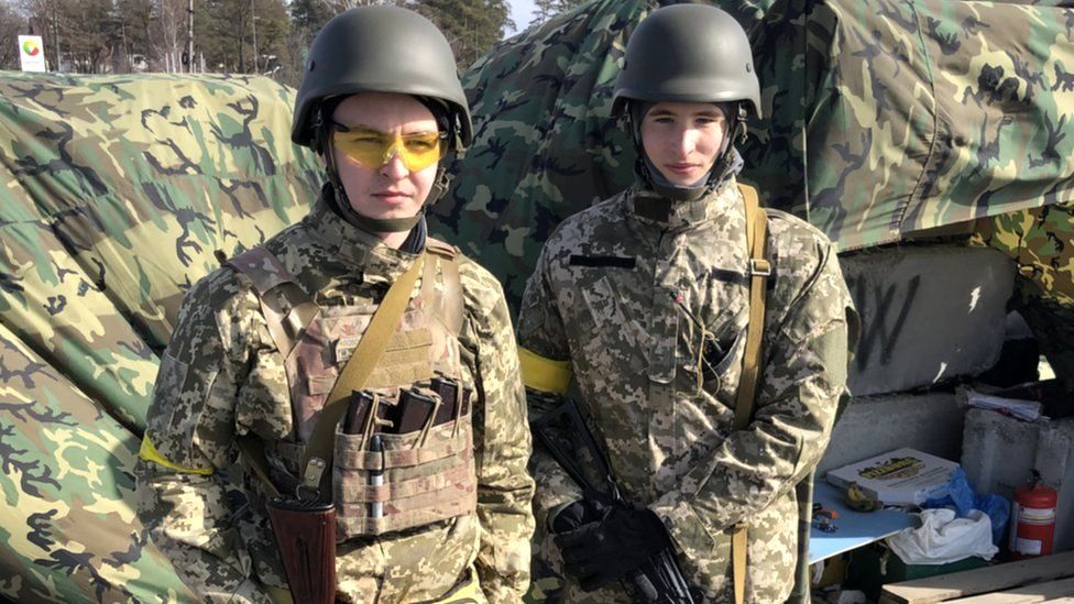 ম্যাক্সিম লুৎসিক, ১৯ (বামে) এবং দিমিত্রো কিসিলেনকো, ১৮