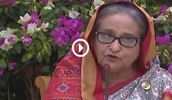 প্রধানমন্ত্রী সংবাদ সম্মেলনে বিশেষ কার্ডের ঘোষণা দিচ্ছেন. Channel i News - চ্যানেল আই নিউজ
