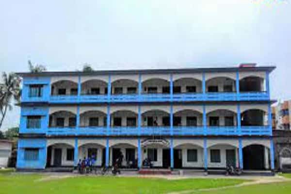 নির্মাণাধীন ভবনের ছবি, তিনতলা ভবন, সাদা ও নীল রঙে রঙিন. Channel i News - চ্যানেল আই নিউজ