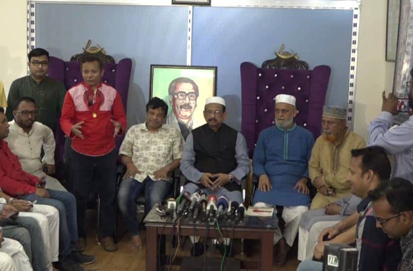 বাংলাদেশের রাজনৈতিক নেতারা একত্রে সংবাদ সম্মেলনে অংশগ্রহণ করছেন।. Channel i News - চ্যানেল আই নিউজ