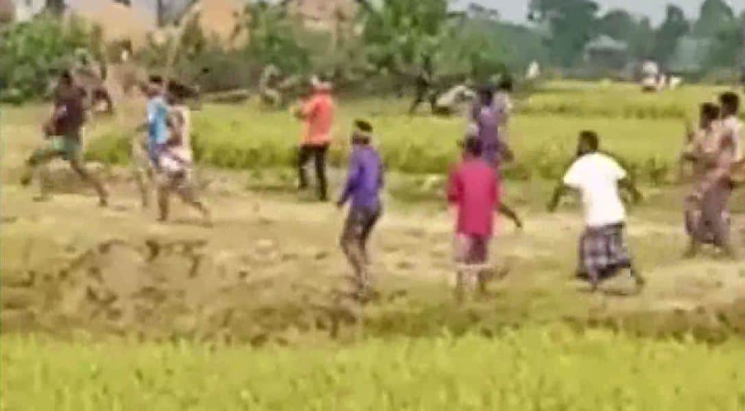 Brāhmāṇbāṛiẏāẏe dāna tulā niye jhāṛā, ekajana mārtā. Channel i News - চ্যানেল আই নিউজ