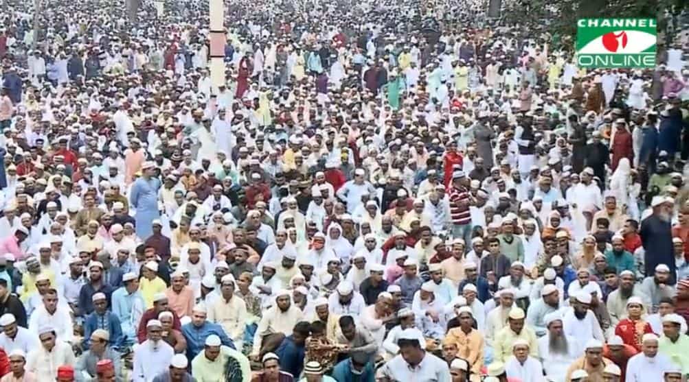 বাংলাদেশের বিভিন্ন এলাকা থেকে আসা মানুষদের ভিড়, উৎসবের দৃশ্য. Channel i News - চ্যানেল আই নিউজ