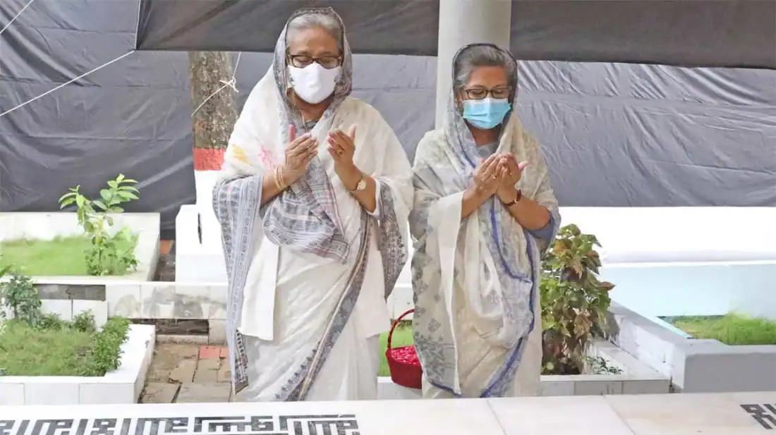 প্রধানমন্ত্রী ছোট বোনসহ পরিবারের শহীদদের কবর জিয়ারত করছেন. Channel i News - চ্যানেল আই নিউজ